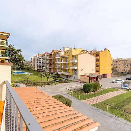 Con Terraza Y Parking A 2 Minutos De La Playa - - Hisp-288-66 * Empuriabrava