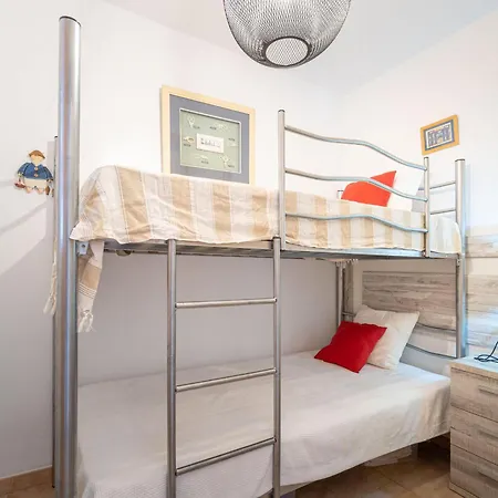 Con Terraza Y Parking A 2 Minutos De La Playa - - Hisp-288-66 *